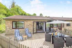 Outdoor dining - 2 Bed in Bladbean (oc-ct029) (Bladbean)