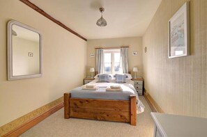 Iron/ironing board, free WiFi, bed sheets - 2 Bed in Bodham (oc-1660) (Bodham)