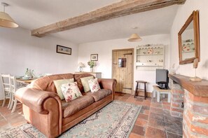 TV, fireplace - 2 Bed in Bodham (oc-1660) (Bodham)