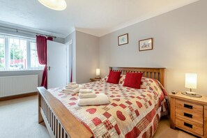 Iron/ironing board, travel cot, free WiFi, bed sheets - 1 Bed in Llandeloy (oc-c32808) (Llandeloy)