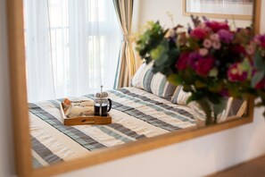 Bügeleisen/Bügelbrett, Reisekinderbett, kostenloses WLAN, Bettwäsche