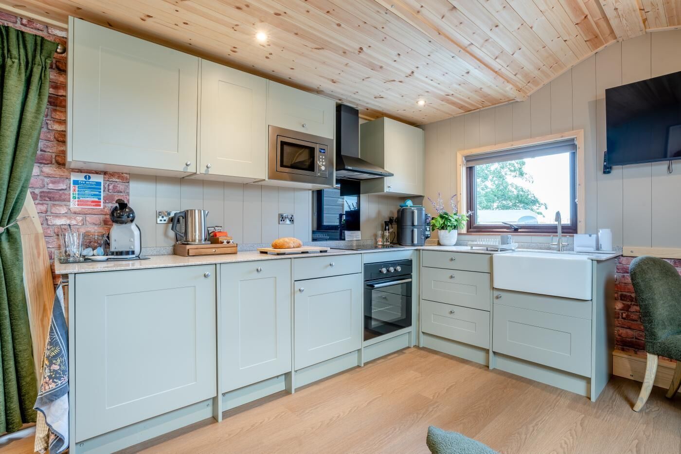 Microwave, oven, cookware/dishes/utensils