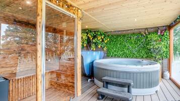 Indoor spa tub
