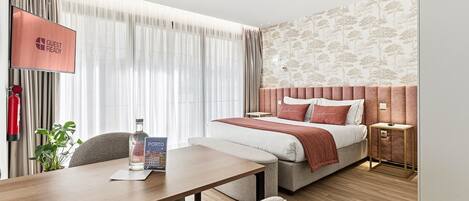 Iron/ironing board, internet, bed sheets