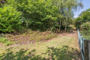 Property grounds - 2 Bed in Knighton (oc-t32800) (Whitton)