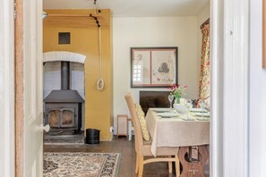 Dining - 2 Bed in Knighton (oc-t32800) (Whitton)