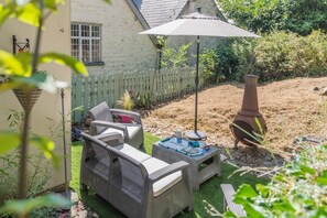 Terrace/patio - 2 Bed in Knighton (oc-t32800) (Whitton)