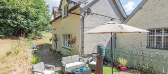 2 Bed in Knighton (oc-t32800)
