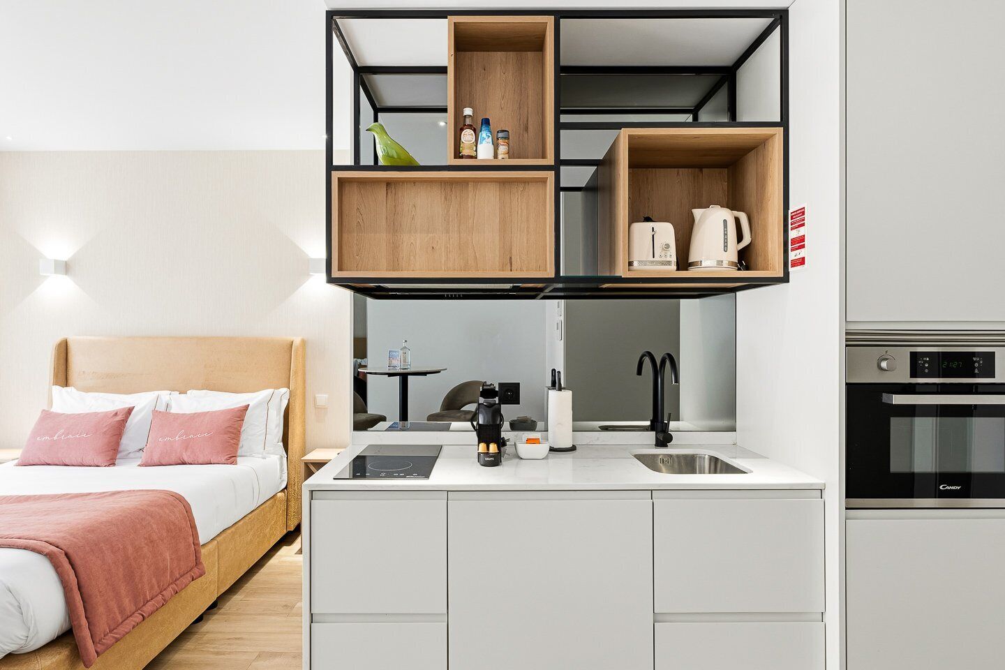 Iron/ironing board, internet, bed sheets