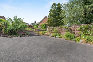 Property grounds - 1 Bed in Wetheral (oc-r32933) (Great)