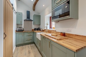 Microwave, oven, cookware/dishes/utensils