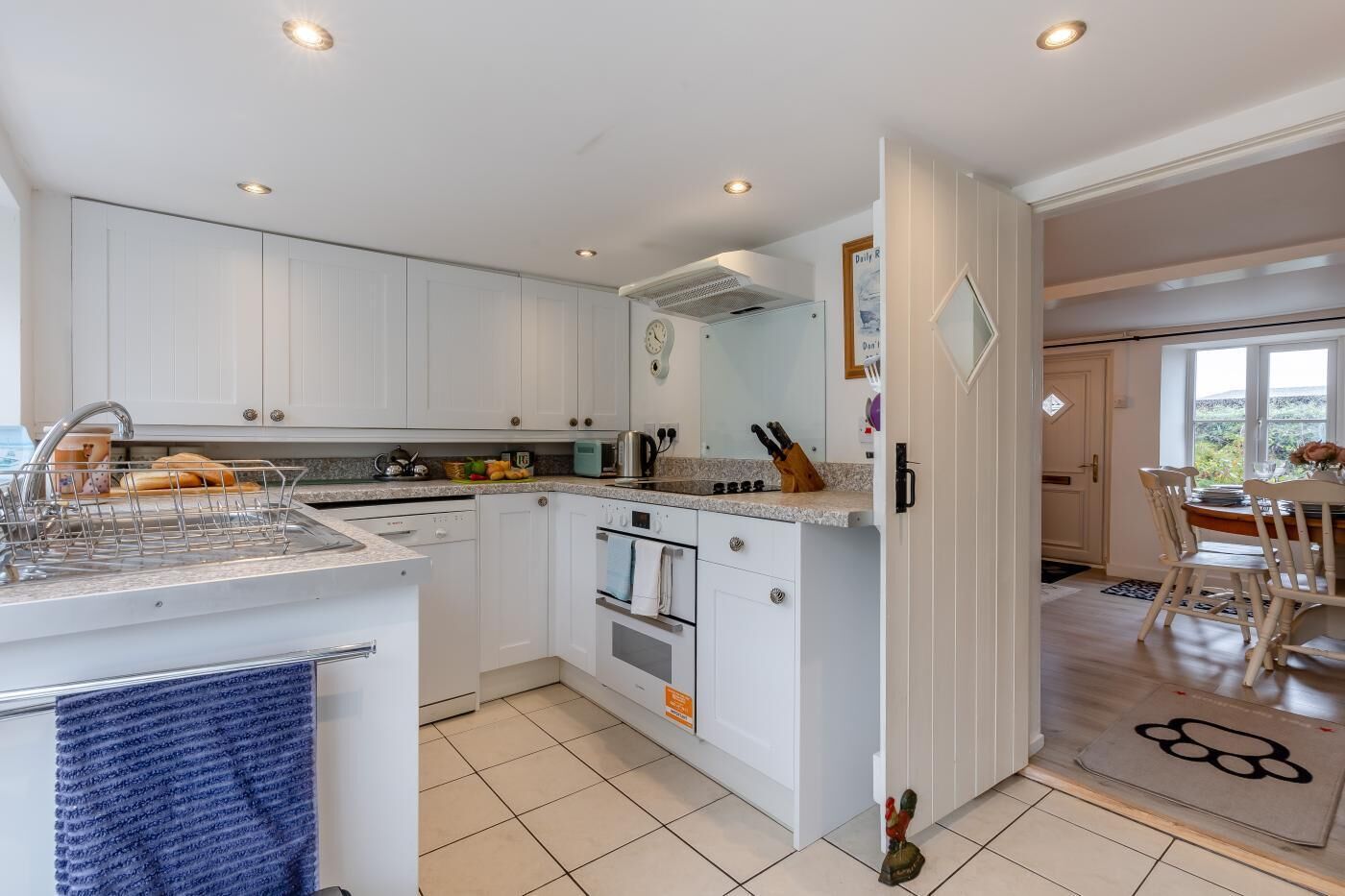 微波炉、烤箱、洗碗机、高脚椅