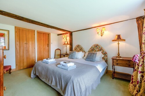 5 Bed in Magham Down (oc-sx942)