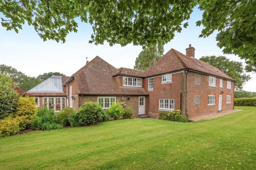 5 Bed in Magham Down (oc-sx942)