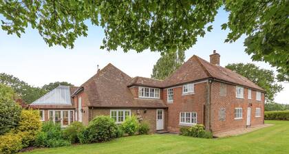 5 Bed in Magham Down (oc-sx942)