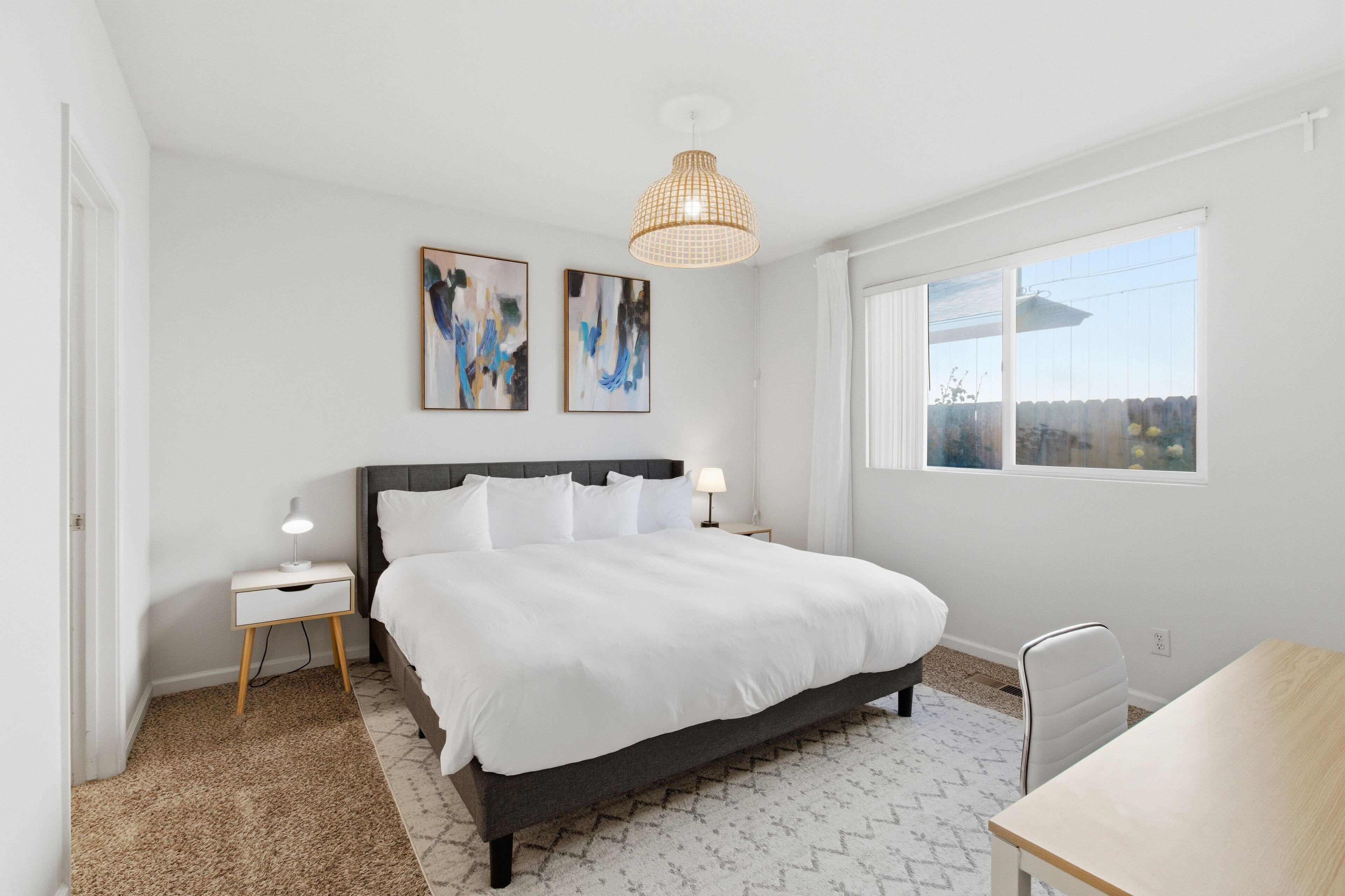 3 chambres, fer et planche à repasser, Wi-Fi, draps fournis