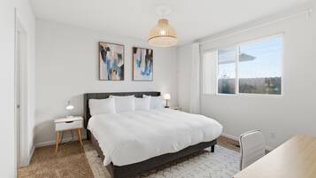 3 chambres, fer et planche à repasser, Wi-Fi, draps fournis
