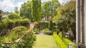 Property grounds - 2 Bed in Bath (oc-bhr35) (Bath)