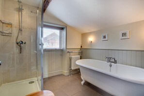 Towels - 3 Bed in Cromer (oc-1670) (Cromer)
