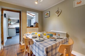 Dining - 3 Bed in Cromer (oc-1670) (Cromer)