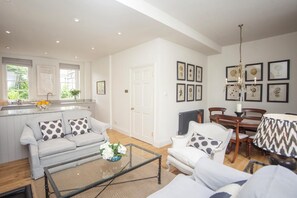 TV - 3 Bed in Bath (oc-bhr40) (Bath)