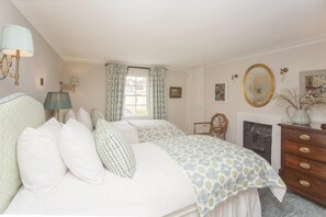3 bedrooms, iron/ironing board, free WiFi, bed sheets - 3 Bed in Bath (oc-bhr40) (Bath)