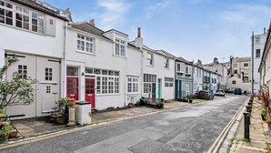 Exterior - 2 Bed in Brighton & Hove (oc-bbbswe) (Hove)