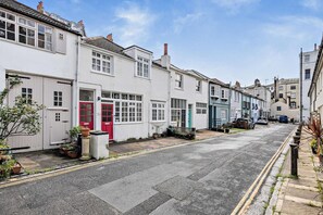 Exterior - 2 Bed in Brighton & Hove (oc-bbbswe) (Hove)