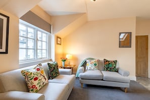 TV - 2 Bed in Brighton & Hove (oc-bbbswe) (Hove)