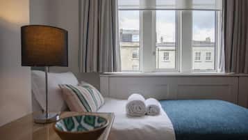 Iron/ironing board, free WiFi, bed sheets