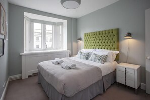 Bügeleisen/Bügelbrett, Reisekinderbett, kostenloses WLAN, Bettwäsche