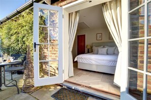 مكواة/لوح كي وواي فاي مجانًا وملاءات أسرّة