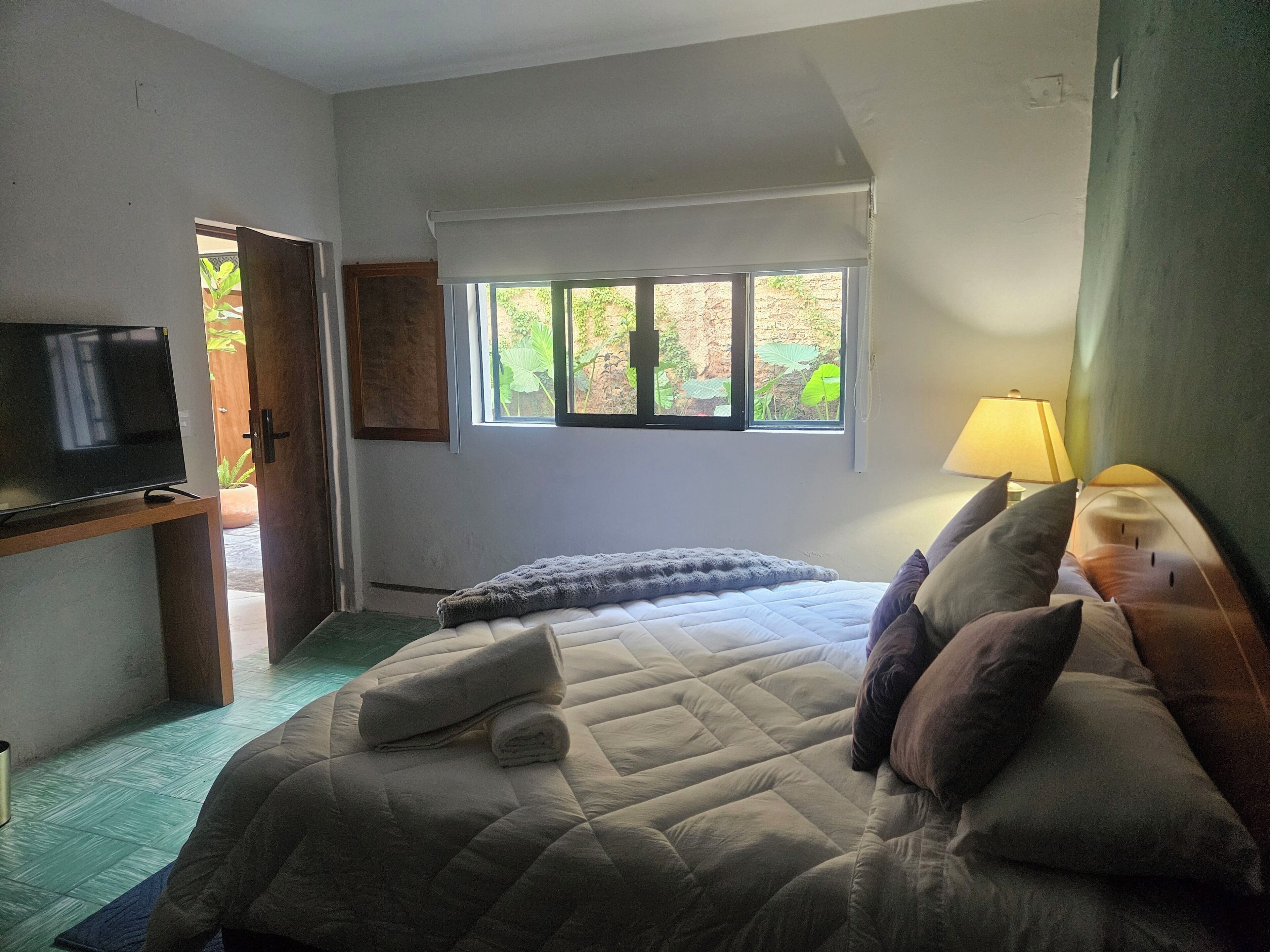 Familienzimmer | Schreibtisch, laptopgeeigneter Arbeitsplatz, kostenloses WLAN