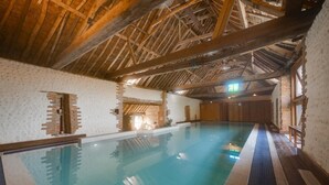 Indoor pool - 2 Bed in Bacton (oc-710) (Bacton)