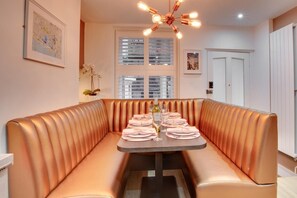 Dining - 3 Bed in Brighton (oc-bbcorn) (Brighton)