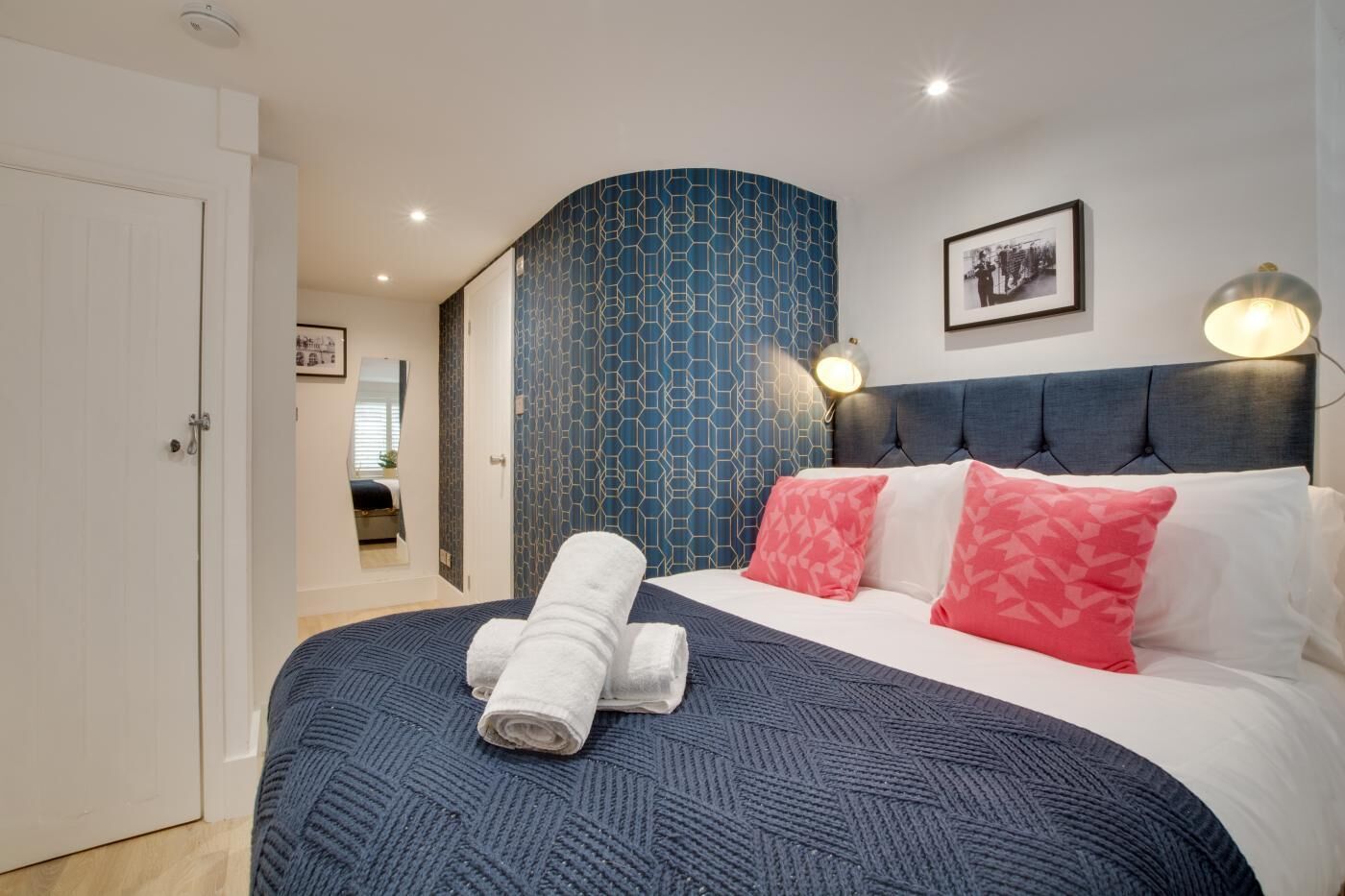 Iron/ironing board, free WiFi, bed sheets