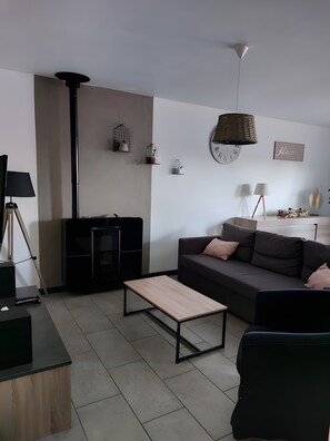 Living area - Gîte ô et nature – Holiday Home for 4–6 Guests in the Countryside (Saint-Viaud)