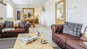 Unclassified image, 4 of 26, button - 3 Bed in Forden (oc-c30173) (Forden)