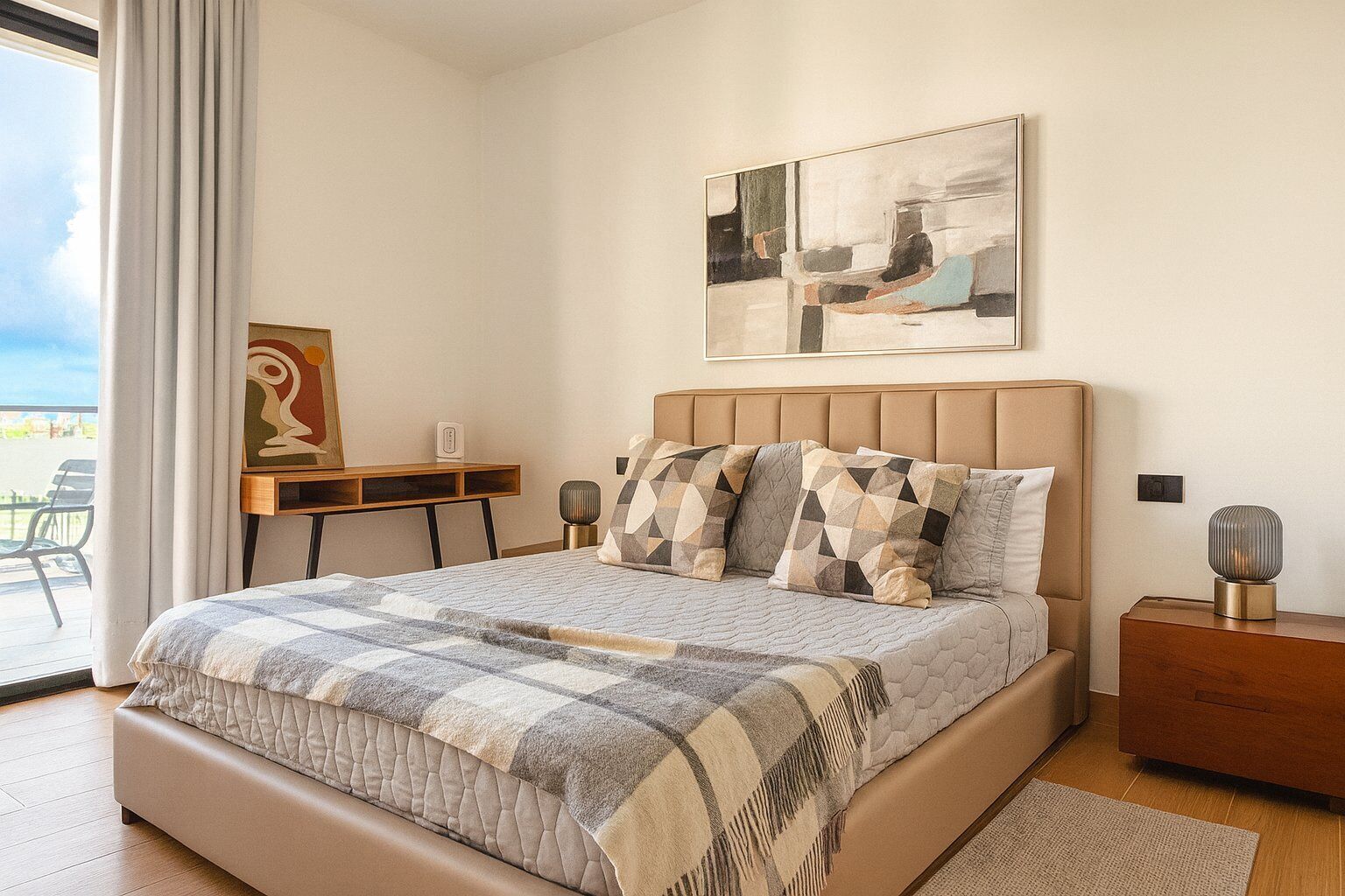 Iron/ironing board, Internet, bed sheets