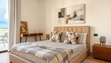 Iron/ironing board, Internet, bed sheets