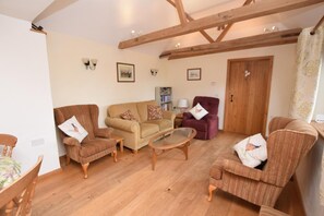 TV - 2 Bed in Nr Hailsham (oc-sx912) (Bodle Street Green)
