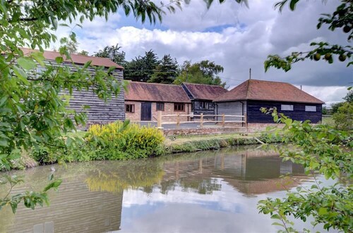2 Bed in Nr Hailsham (oc-sx912)
