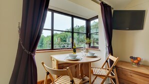 Dining - 1 Bed in Banningham (oc-1389) (Banningham)