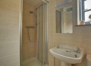 Towels - 1 Bed in Banningham (oc-1389) (Banningham)