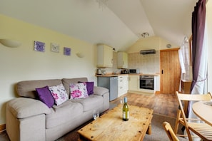 TV - 1 Bed in Banningham (oc-1389) (Banningham)