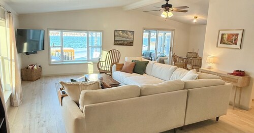 Lakefront Cottage- Newly Renovated 3BR Retreat