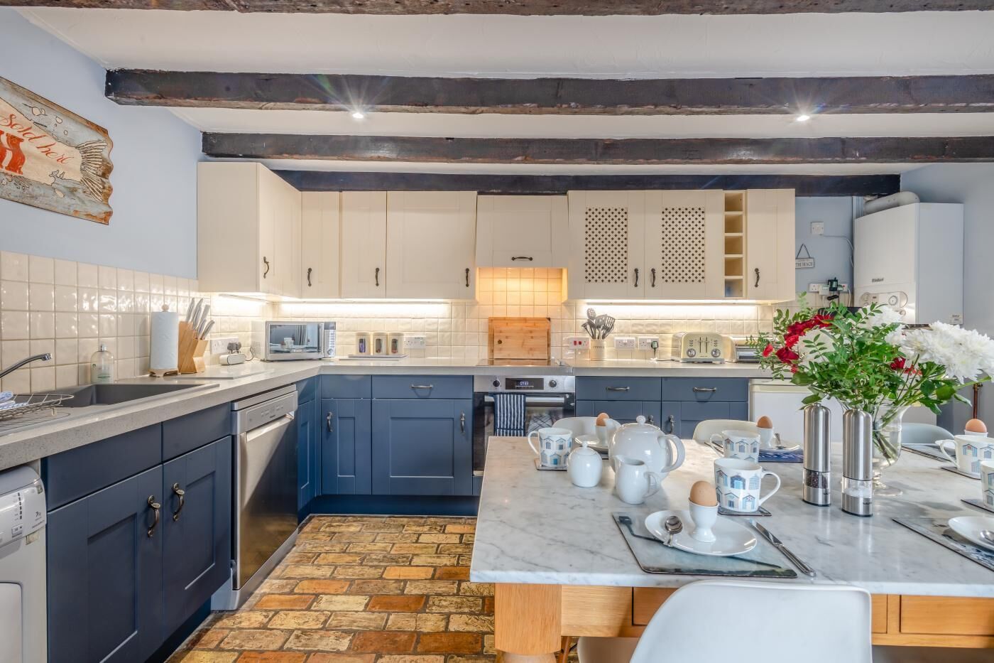 微波炉、烤箱、洗碗机、高脚椅