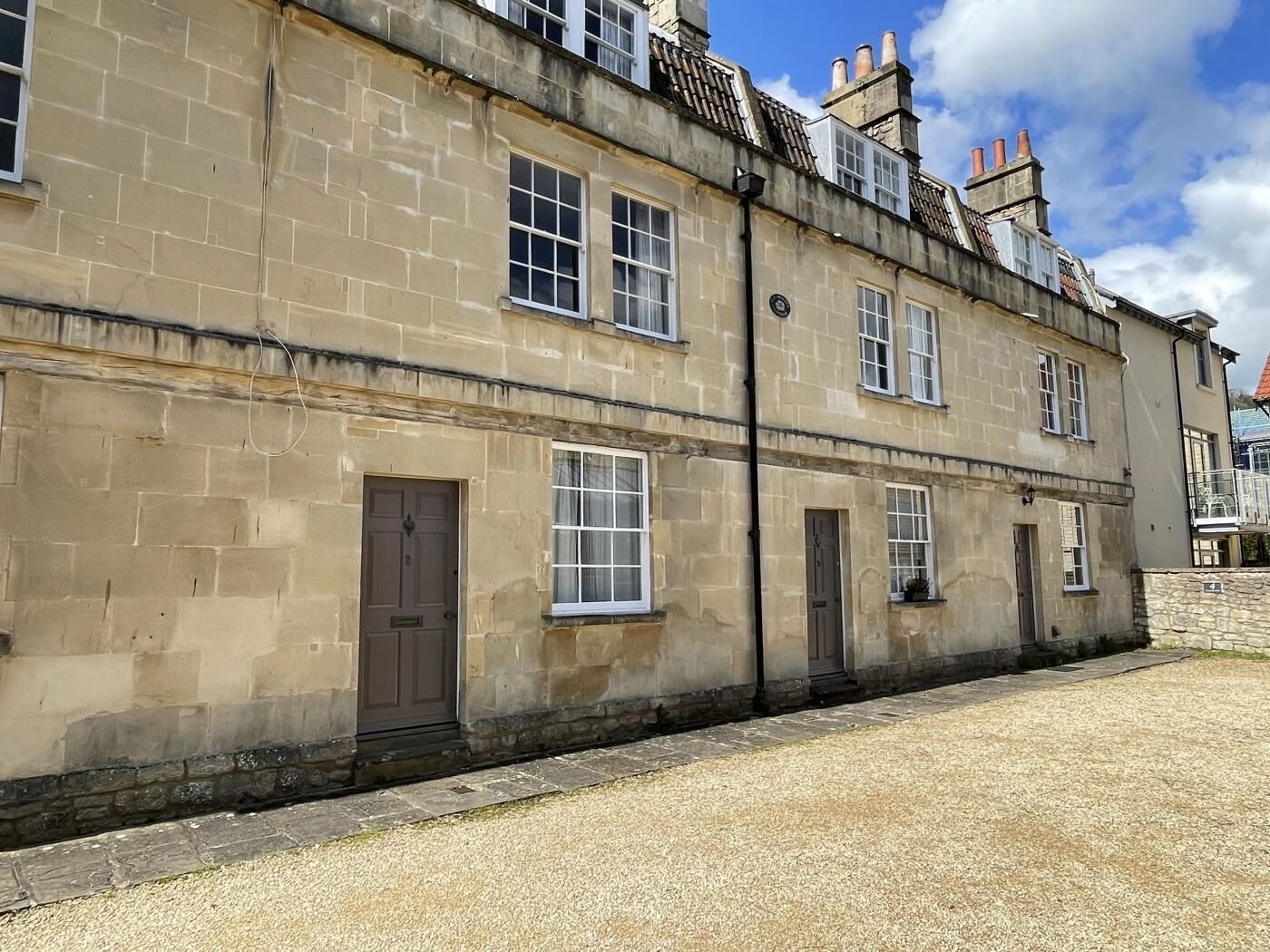 المنشأة من الخارج