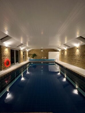 Indoor pool - 4 Bed in Ovingdean (oc-bbvale) (Brighton)