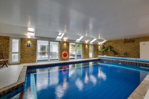 Indoor pool - 4 Bed in Ovingdean (oc-bbvale) (Brighton)